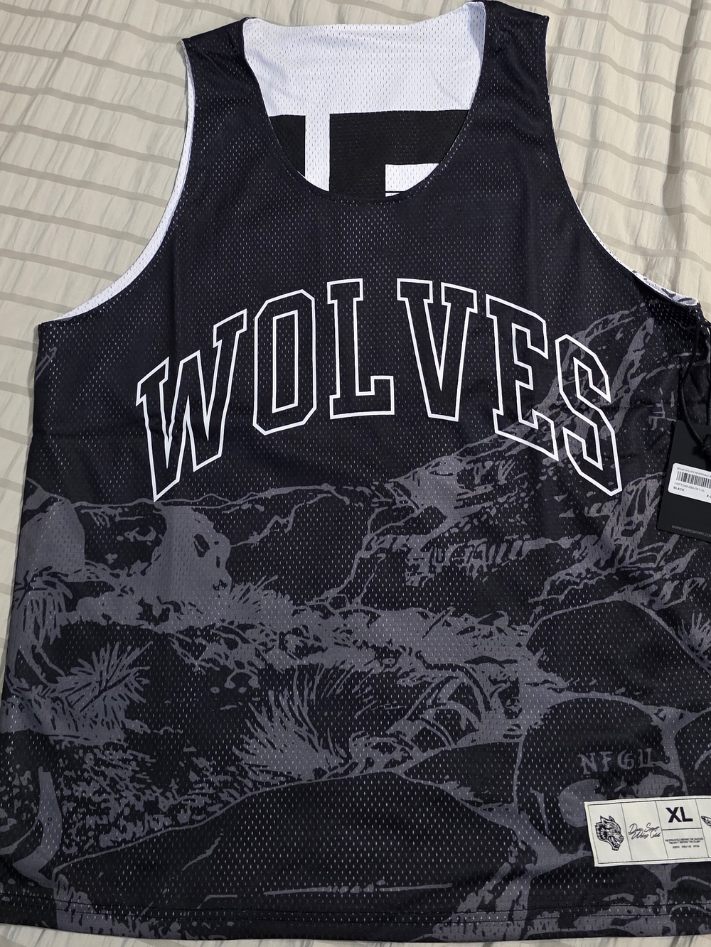 Darc Sport Wolves VEGAS REVERSIBLE BASKETBALL JERSEY Men's XL Black White NWT
